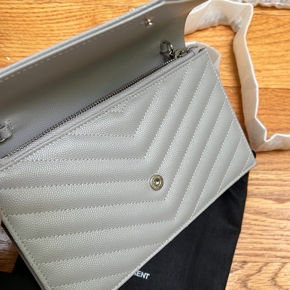 YSL Grain de Poudre Envelope Wallet on Chain, Granite NEW - Picture 4 of 8